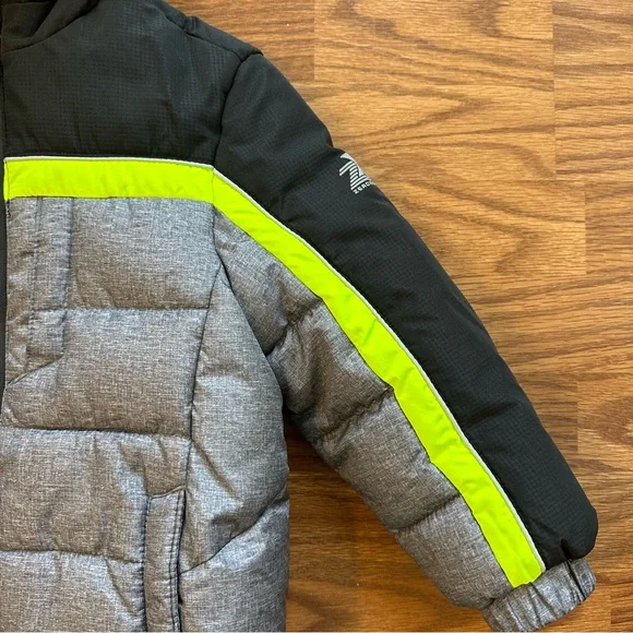 ZeroXposur XS 4-5 Boys Full Zip Hooded Lined Winter Coat Black Neon Yellow EUC! - Picture 5 of 13